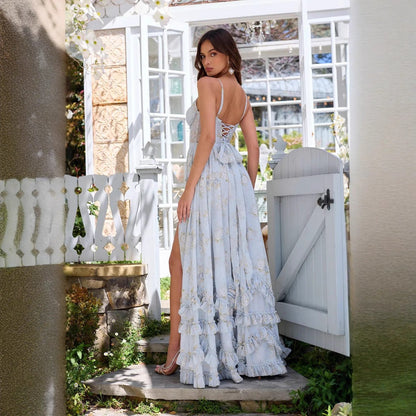 FREJA KJOLE | Lang kjole med blomsterprint, flæser og slids