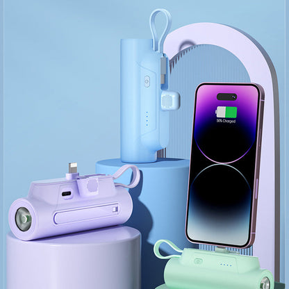 PocketVolt Duo™ – Powerbank med indbygget kabel og LED-lygte